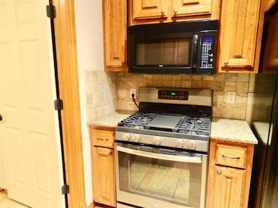 566 W Alamo Court Way, Mustang, OK 73064 - photo 6