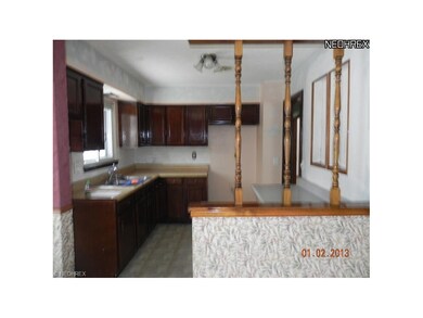 805 Hollywood Ave, Sheffield Lake, OH 44054 - photo 3