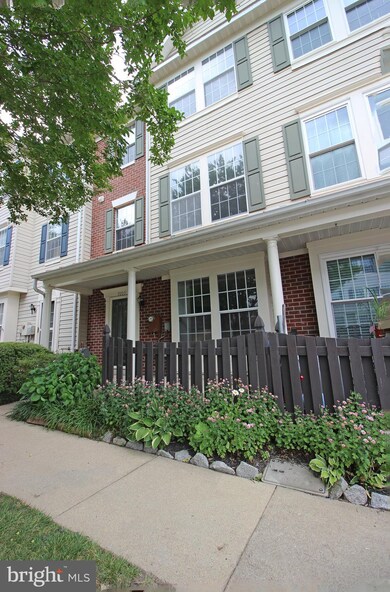 9203 Deer Crossing, Lorton, VA 22079 - photo 2