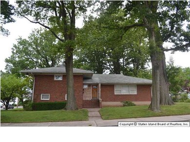 915 Jewett Ave, Staten Island, NY 10314 - photo 2