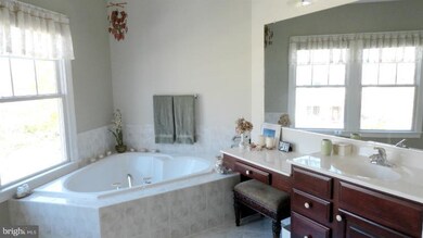 7287 Highland Estates Place, Falls Church, VA 22043 - photo 2