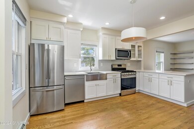 12 Arther St unit 1, Greenwich, CT 06831 - photo 5