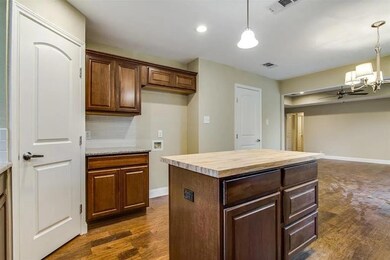 313 Mountainview Dr, Hurst, TX 76054 - photo 6