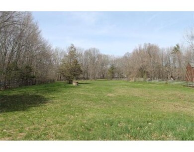 10 Old Common Rd, Sutton, MA 01590 - photo 2