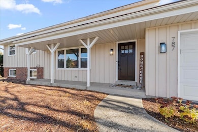 787 Sheridan Dr, West Bend, WI 53095 - photo 4