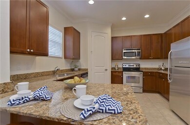 Beauiful granite countertops & all bottom cabinets
