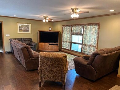 20069 Pratt Rd, Parsons, KS 67357 - photo 4