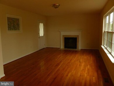 8036 Niagara Ct, Owings, MD 20736 - photo 5