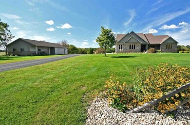 181 Glenway Rd, Brooklyn, WI 53521 - photo 3