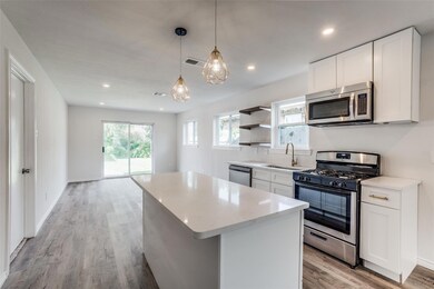 6492 Lontos Dr, Dallas, TX 75214 - photo 2