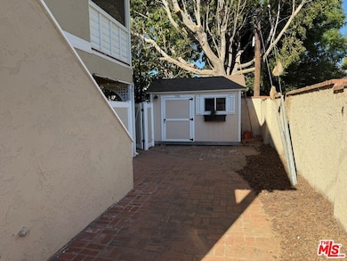 13901 Albers St, Los Angeles, CA 91401 - photo 2