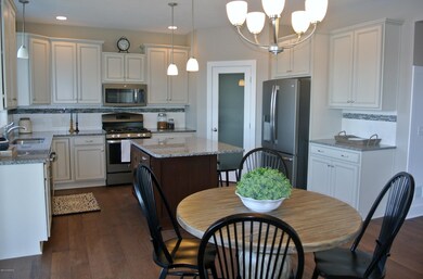 3133 Peachleaf Ct, Holland, MI 49424 - photo 7