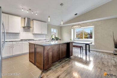Kitchen w/Island