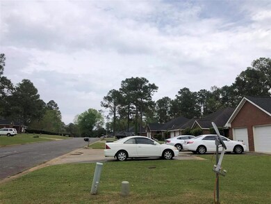 3926 Rodnor Forest Ln, Albany, GA 31721 - photo 2