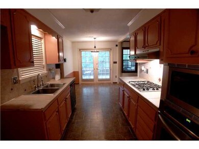 Updated Kitchen / Breakfast Room leading out to Sc