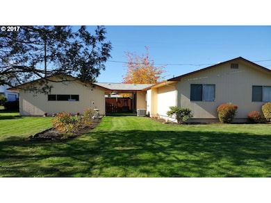 605 SW 1st St, Sheridan, OR 97378 - photo 6