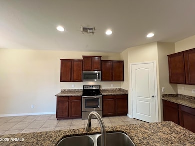 25161 W Carson Ct, Buckeye, AZ 85326 - photo 5