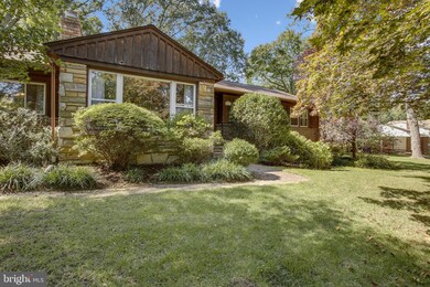 8920 Vernon View Dr, Alexandria, VA 22308 - photo 3