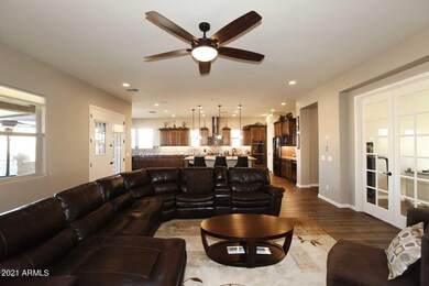 Great Room-Kitchen (2)