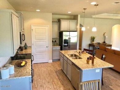 The%20Iris%20-%20Kitchen%202_jpg