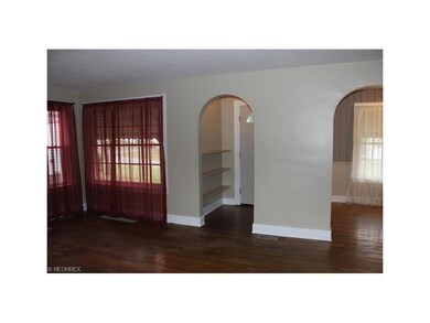 This view shows the Foyer entryway - notice the ni