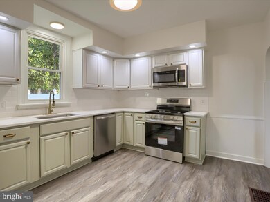 419 W Simpson St, Mechanicsburg, PA 17055 - photo 6