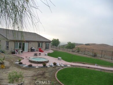 5460 N Pinnacle Ln, San Bernardino, CA 92407 - photo 2
