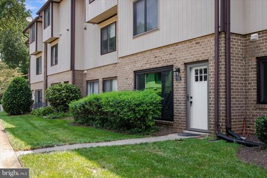 1722 Westwind Way unit 123, McLean, VA 22102 - photo 3