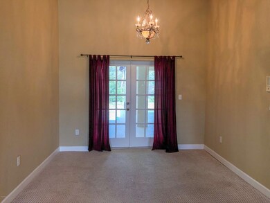 Formal dining to pool