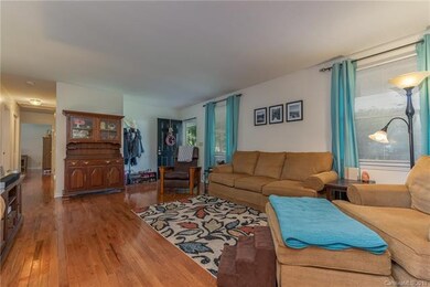 402 Ridge Rd, Hendersonville, NC 28792 - photo 4