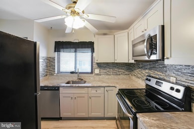 15708 Dorset Rd unit 304, Laurel, MD 20707 - photo 3