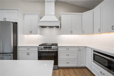 104 Lenore Cir, Fraziers Bottom, WV 25082 - photo 6