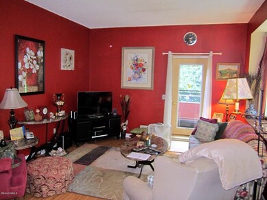 3-LivingRoom