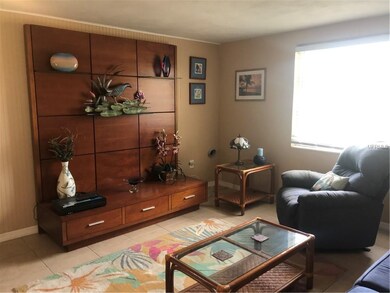 Beautiful wall unit in living room - perfect for t