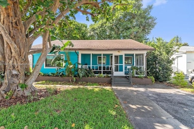 2434 Lincoln St, Hollywood, FL 33020 - photo 2
