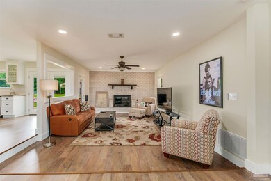 9843 Heather Dr, Cantonment, FL 32533 - photo 5