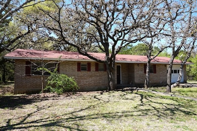 109 Glenwood Dr, Fredericksburg, TX 78624 - photo 2