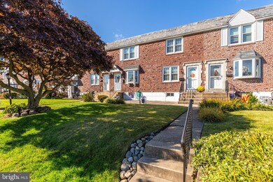 818 Crescent Dr, Glenolden, PA 19036 - photo 2