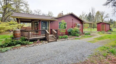 8607 E Evans Creek Rd, Rogue River, OR 97537 - photo 3