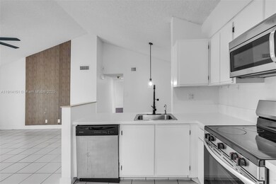 3065 N Oakland Forest Dr unit 203, Oakland Park, FL 33309 - photo 3