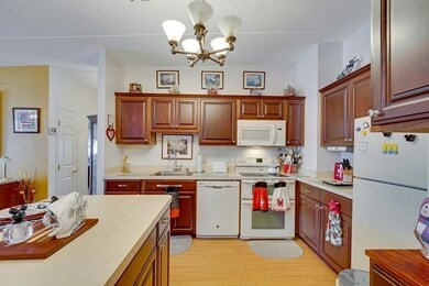 80 N Warren St unit 23, Woburn, MA 01801 - photo 5