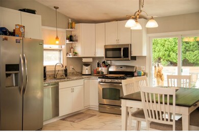 25 Irving St, Cranston, RI 02910 - photo 3