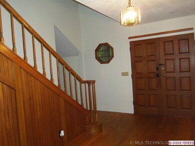 2431 Dorchester Dr, Bartlesville, OK 74006 - photo 2