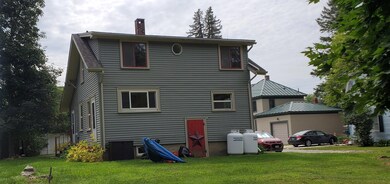 5 fletch ext bk home