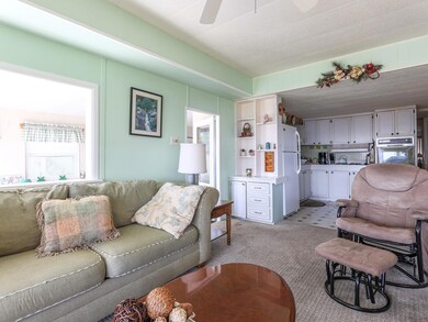 535 Sinclair Cir, Tavares, FL 32778 - photo 7