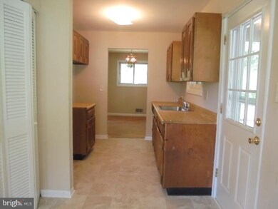 6501 Calmos St, Capitol Heights, MD 20743 - photo 6