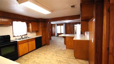 1401 S Hatcher St, Decatur, TX 76234 - photo 6