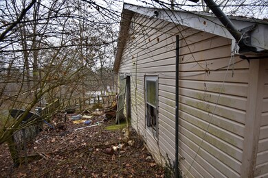 252 S Mill St, Linden, TN 37096 - photo 3