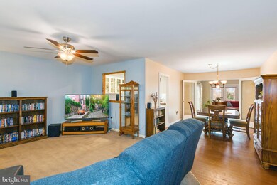 15801 Pinecroft Ln, Bowie, MD 20716 - photo 4