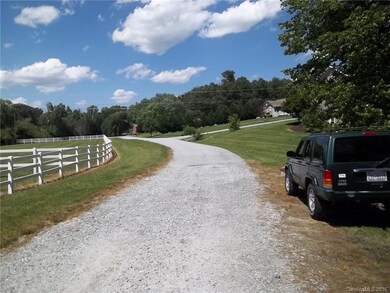 83 Riley Ln, Flat Rock, NC 28731 - photo 4